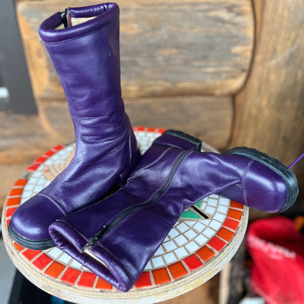 SOLD ****John Fluevog RARE Violet Purple Unity Shannon*****